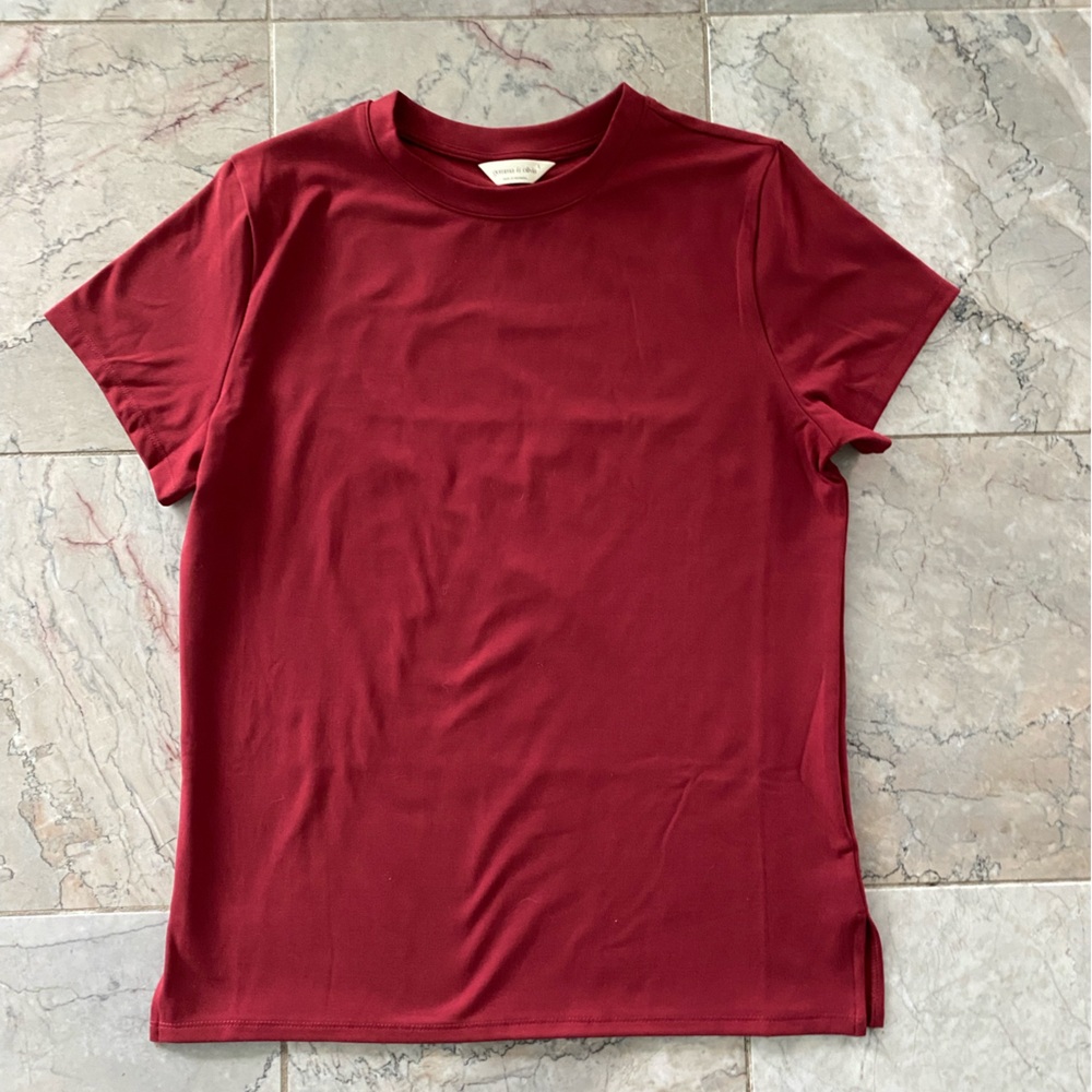 Classic Burgundy Short Sleeve Tee Made by Gemma & Olivia Excellent Condition